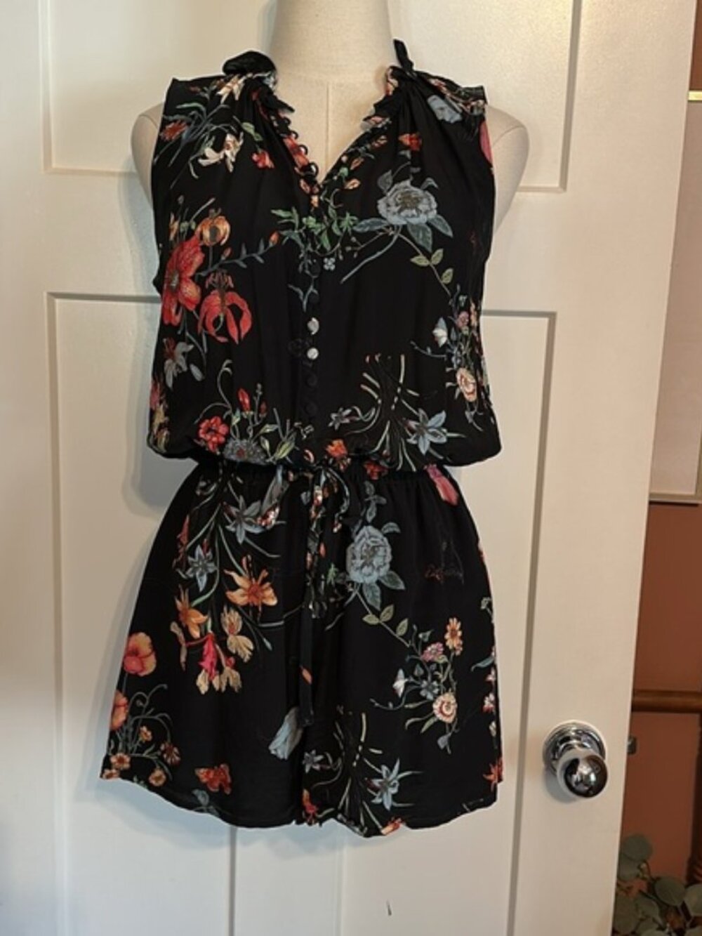 Rebecca Taylor silk Meadow shorts Floral Black lined vneck Sleeveless 4 Romper